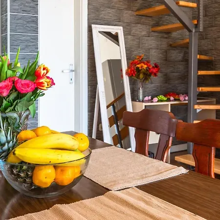 בית נופש 3 Bedroom Lovely In