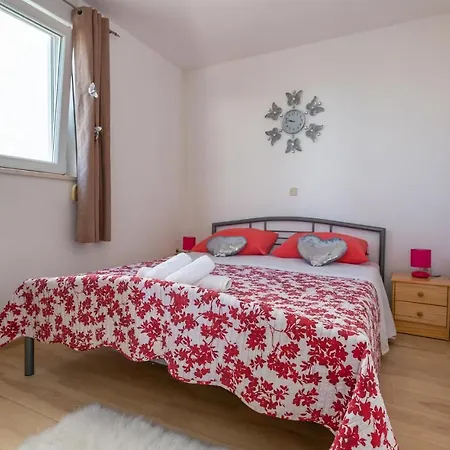 3 Bedroom Lovely In *