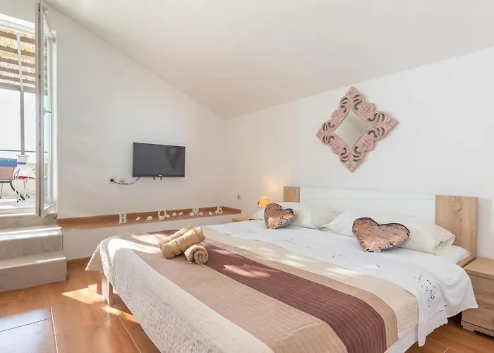 3 Bedroom Lovely In Prázdninový dům Makarská